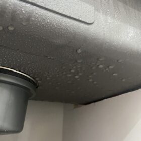 Chậu rửa bát bị rỉ nước